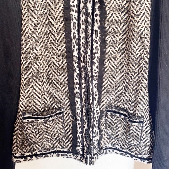 Chico’s Animal Print Hook Closure Blazer - Picture 10 of 11